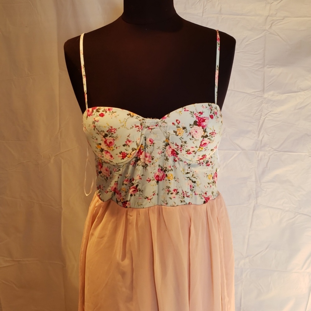 Dress - Picture 4 of 8